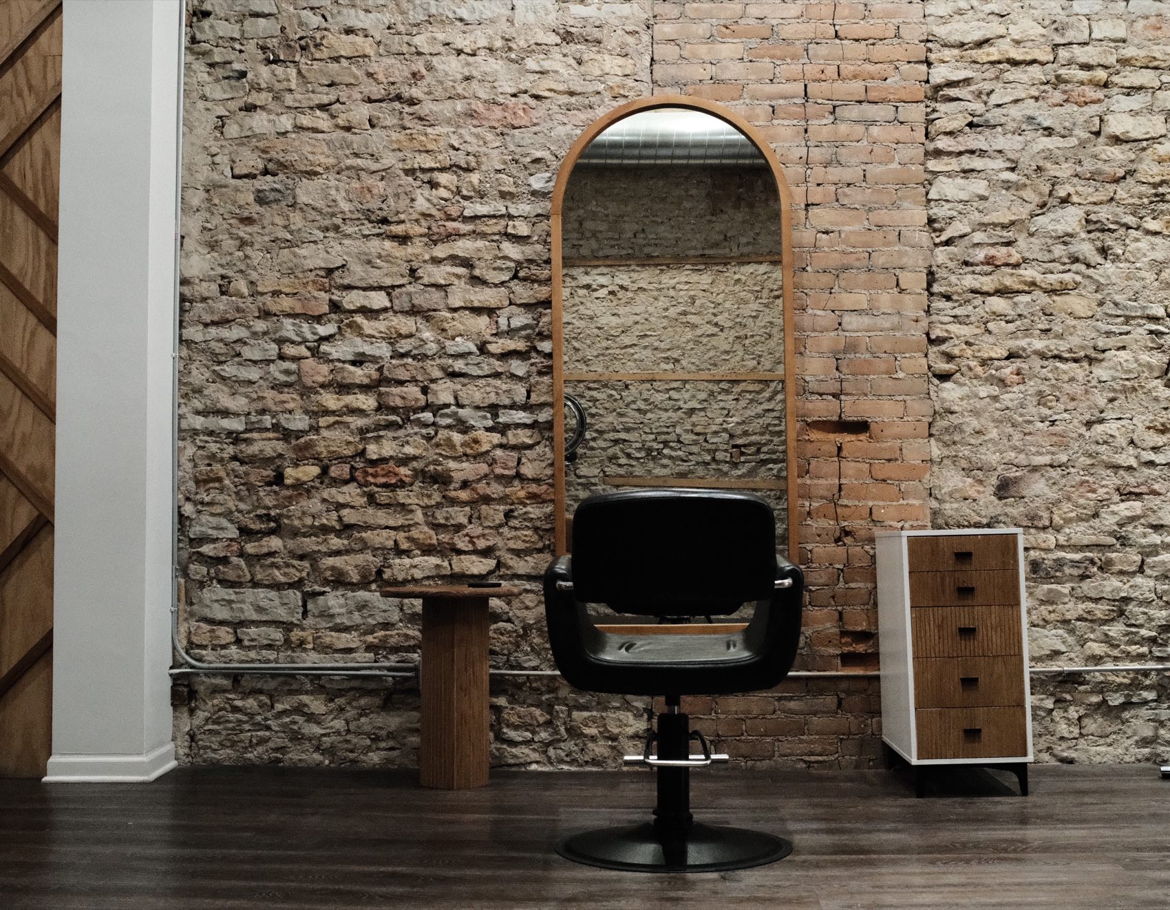 A styling station at Monarca Salon Space, Elgin, Illinois